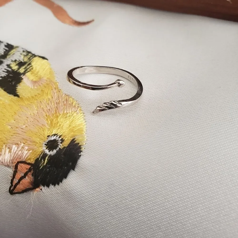 CHIC Wrap Around Finger Feather Unique Ring Adjust